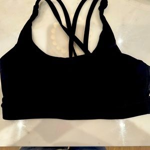 Lululemon size 8 ENERGY BRA, medium support
